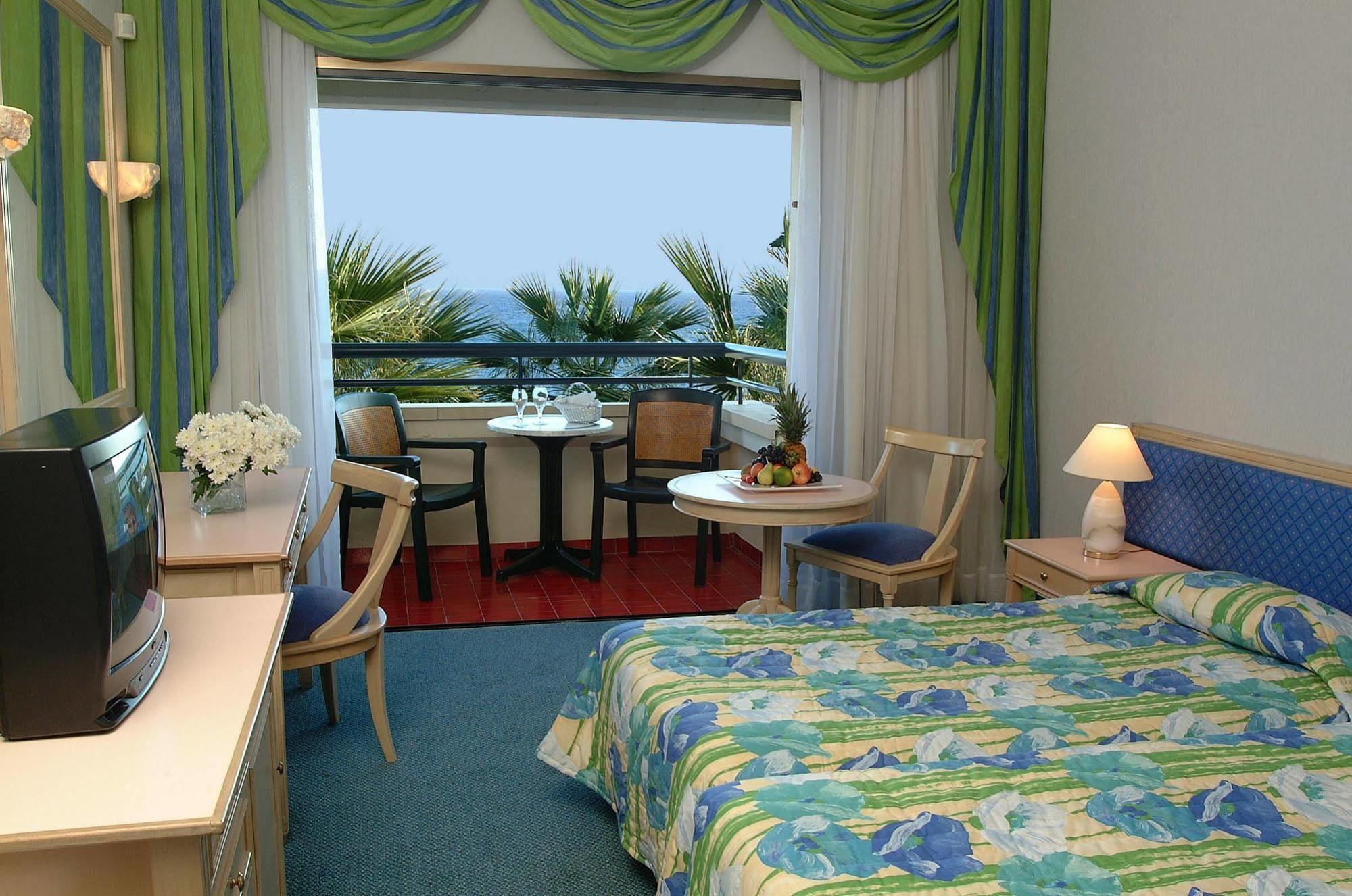 Palm Beach Hotel & Bungalows Larnaka Zimmer foto